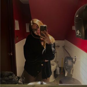 Meet your Posher, Cemre